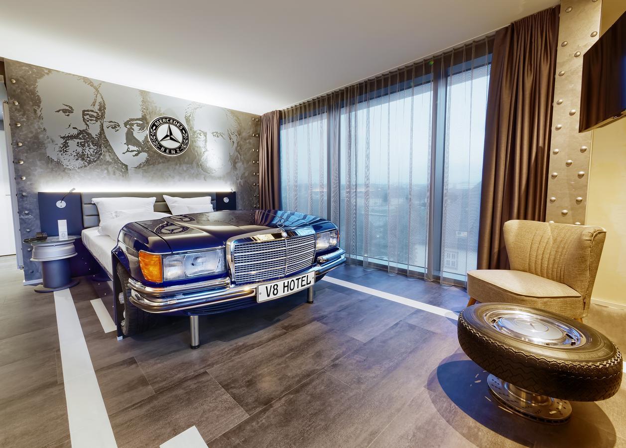 V8 Hotel Motorworld Region Stuttgart Böblingen Eksteriør billede